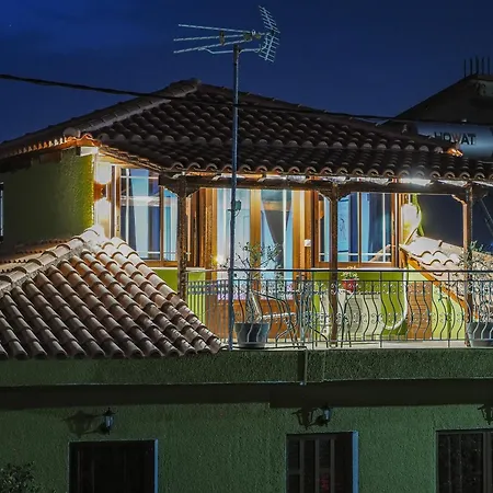 Taki'S Attic Apartment Agios Ilias  Exterior photo