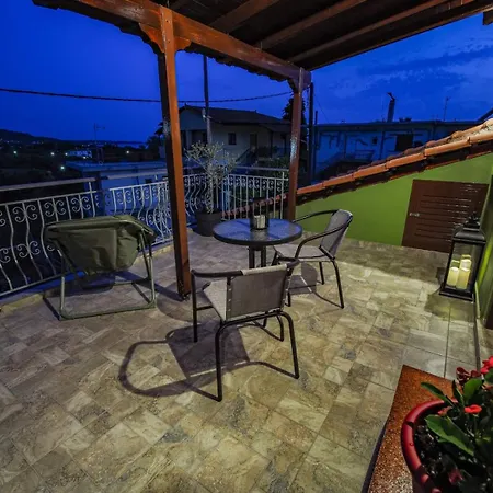 Taki'S Attic Apartment Agios Ilias  Exterior photo